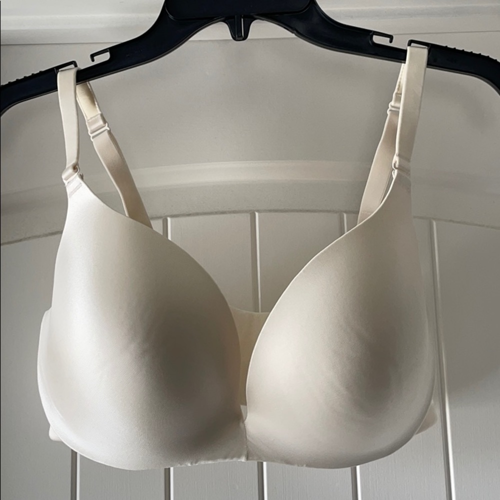 Cacique NWOT 36DD plunge bra